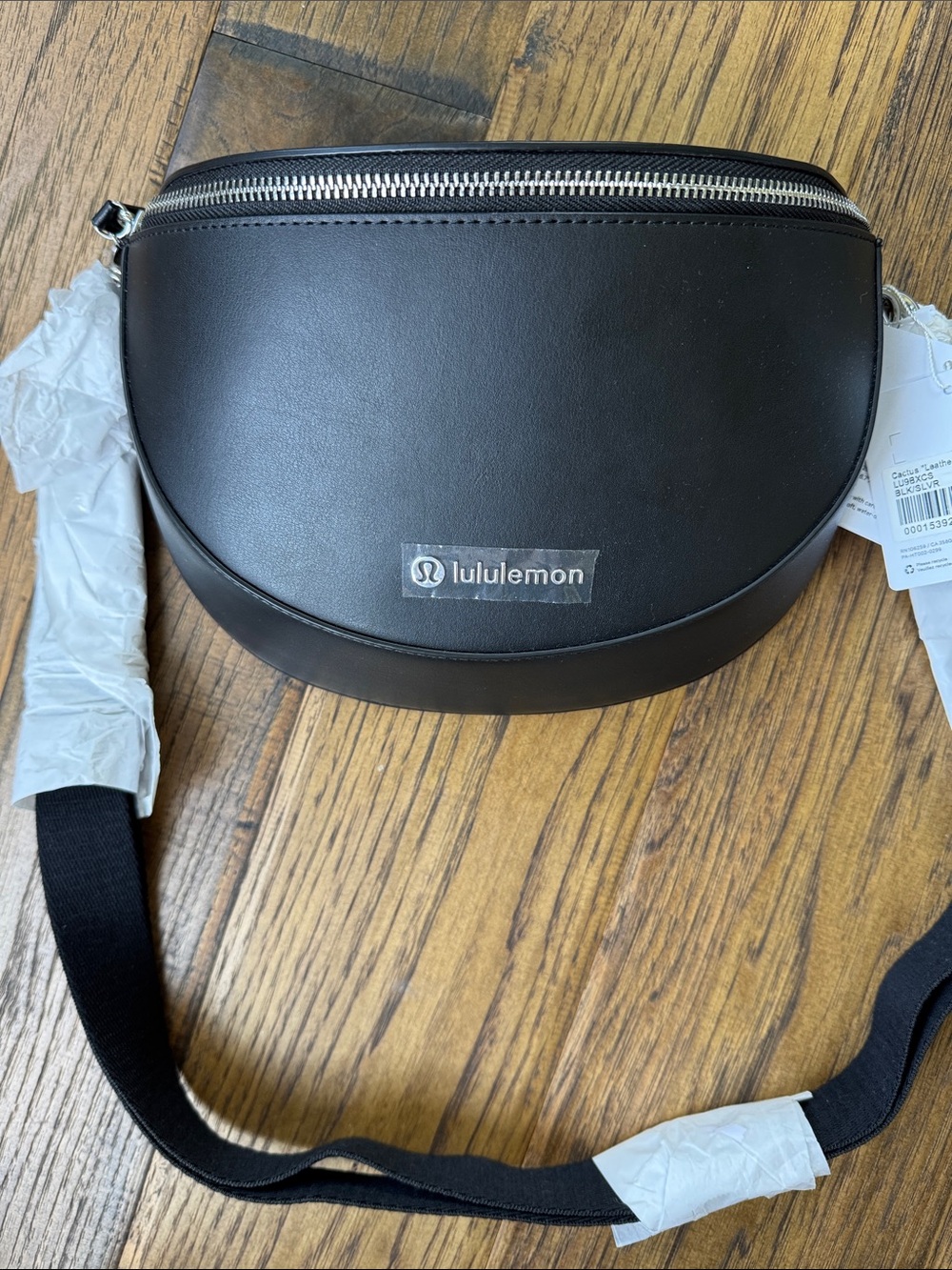 Brand New Lululemon Cactus Leather Alternative Saddle Crossbody Bag 2L Black - Picture 6 of 6